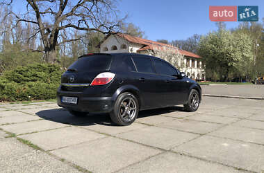 Хетчбек Opel Astra 2005 в 