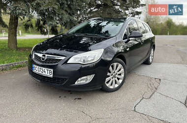 Универсал Opel Astra 2011 в 