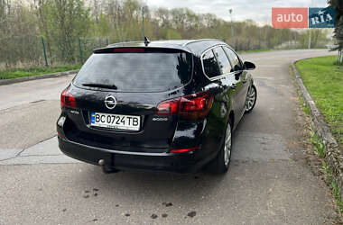 Универсал Opel Astra 2011 в 