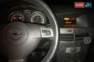 Универсал Opel Astra 2006 в 