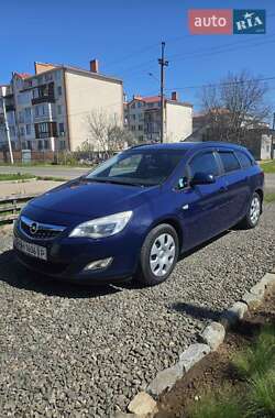 Универсал Opel Astra 2012 в 