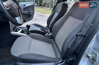 Универсал Opel Astra 2009 в 
