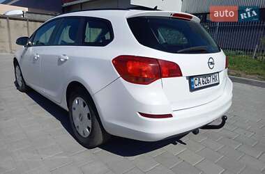 Универсал Opel Astra 2012 в 