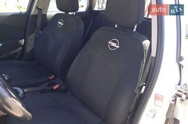 Универсал Opel Astra 2012 в 