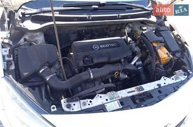 Универсал Opel Astra 2012 в 