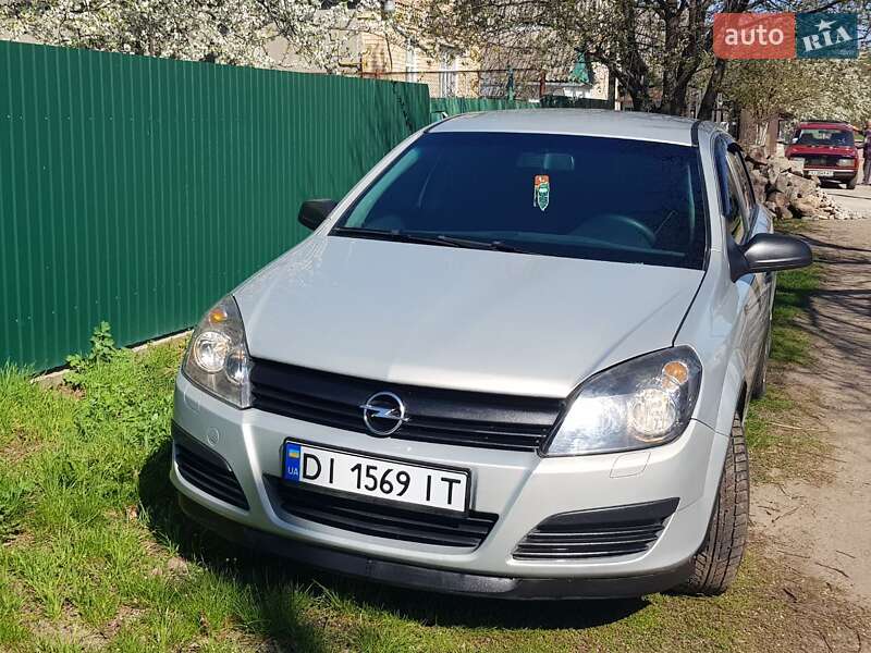 Хэтчбек Opel Astra 2006 в Боровой