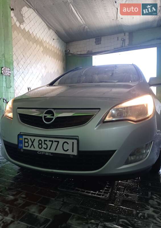 Универсал Opel Astra 2011 в Летичеве
