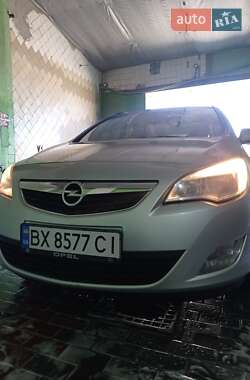 Универсал Opel Astra 2011 в 
