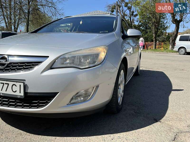 Универсал Opel Astra 2011 в Летичеве
