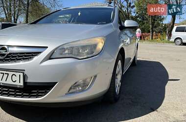 Универсал Opel Astra 2011 в 