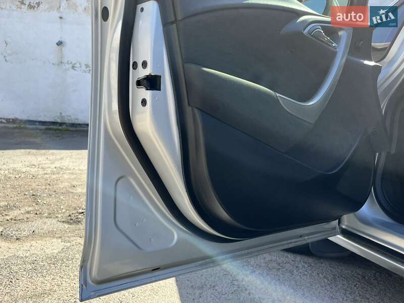 Универсал Opel Astra 2011 в Летичеве