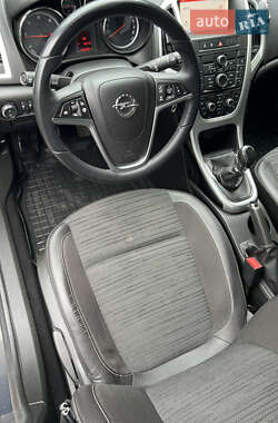 Хетчбек Opel Astra 2014 в 