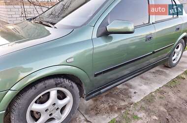 Хетчбек Opel Astra 2000 в 