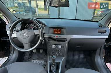 Универсал Opel Astra 2005 в 