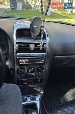Седан Opel Astra 2008 в 