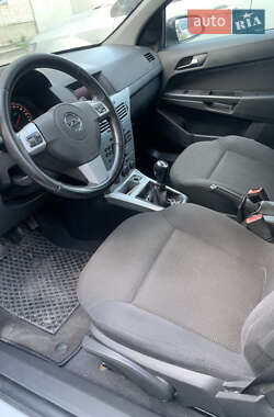 Универсал Opel Astra 2010 в 