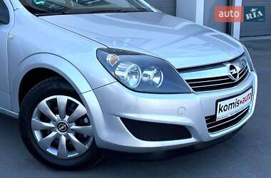 Универсал Opel Astra 2009 в 