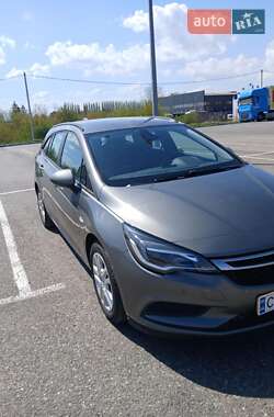 Универсал Opel Astra 2017 в 