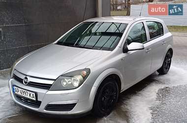 Хэтчбек Opel Astra 2004 в 