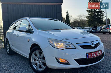 Универсал Opel Astra 2012 в 