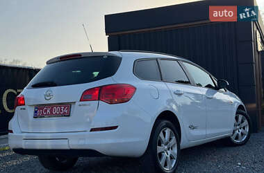 Универсал Opel Astra 2012 в 