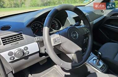 Универсал Opel Astra 2005 в 