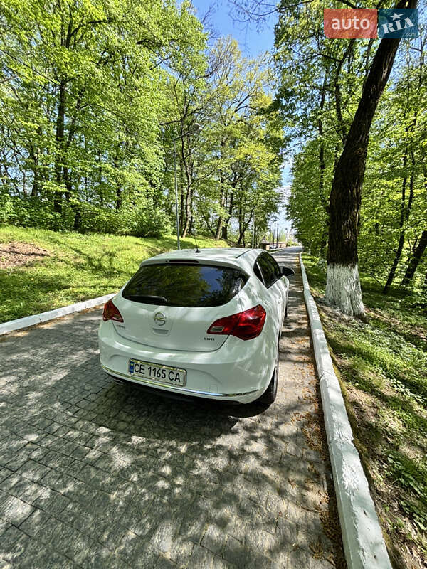 Хетчбек Opel Astra 2013 в Чернівцях