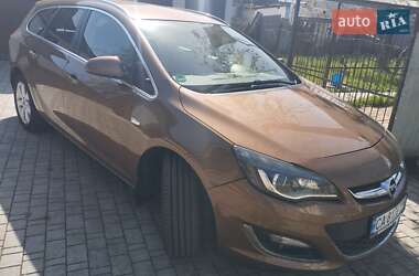 Універсал Opel Astra 2015 в Христинівці