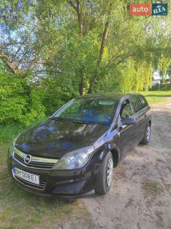 Универсал Opel Astra 2010 в 