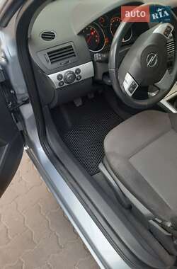 Хэтчбек Opel Astra 2009 в 