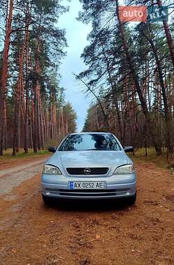 Седан Opel Astra 2004 в 
