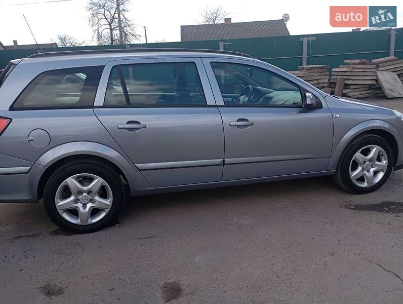 Універсал Opel Astra 2008 в Сумах