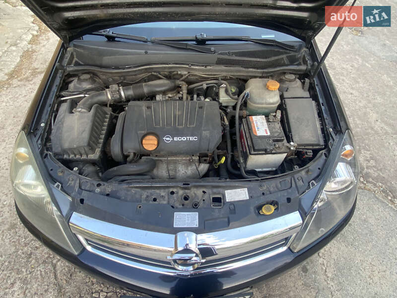Купе Opel Astra 2006 в Чернигове