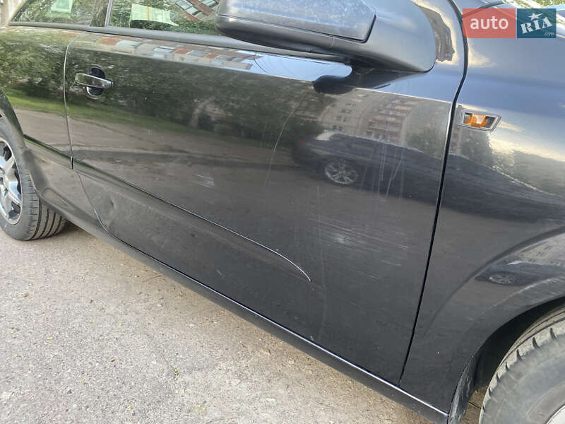 Купе Opel Astra 2006 в Чернигове