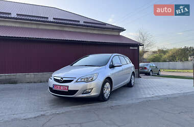 Универсал Opel Astra 2012 в 