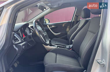 Универсал Opel Astra 2012 в 