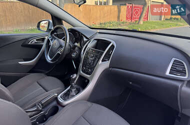 Универсал Opel Astra 2012 в 