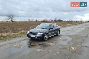 Седан Opel Astra 2006 в 