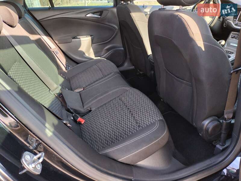 Універсал Opel Astra 2017 в Луцьку