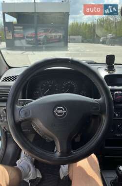 Седан Opel Astra 2004 в 