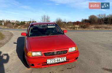 Хэтчбек Opel Astra 1996 в 
