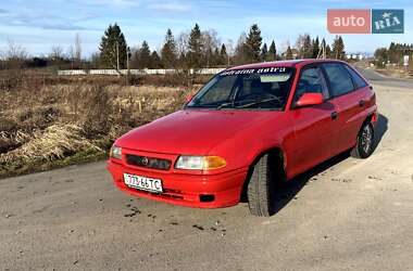 Хэтчбек Opel Astra 1996 в 