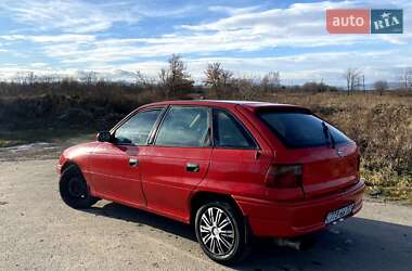 Хэтчбек Opel Astra 1996 в 