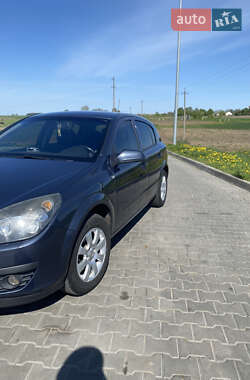 Хэтчбек Opel Astra 2006 в 