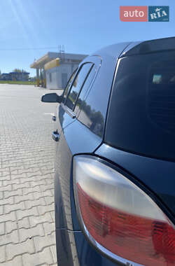 Хэтчбек Opel Astra 2006 в 