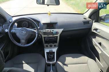 Хэтчбек Opel Astra 2008 в 