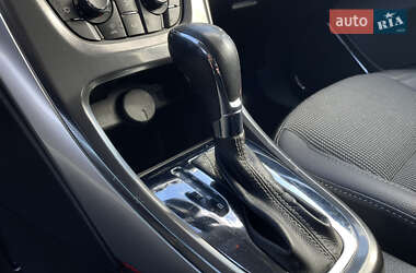 Хэтчбек Opel Astra 2010 в 