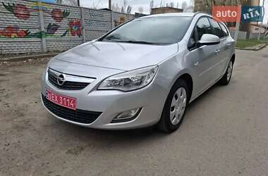 Універсал Opel Astra 2011 в Києві