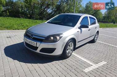 Хэтчбек Opel Astra 2005 в 