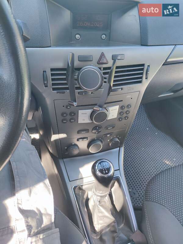 Хетчбек Opel Astra 2005 в Шептицькому